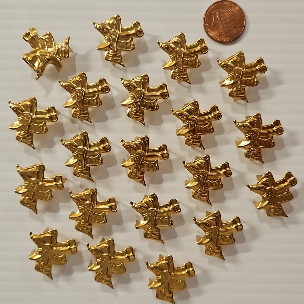 Lots of Western themed crafting brads charms and More silver blue gold - Picture 13 of 14